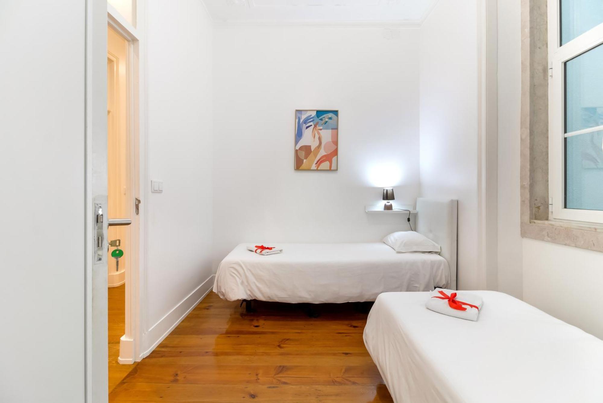 Arroios - Second Floor Hotel Lisbon Bagian luar foto