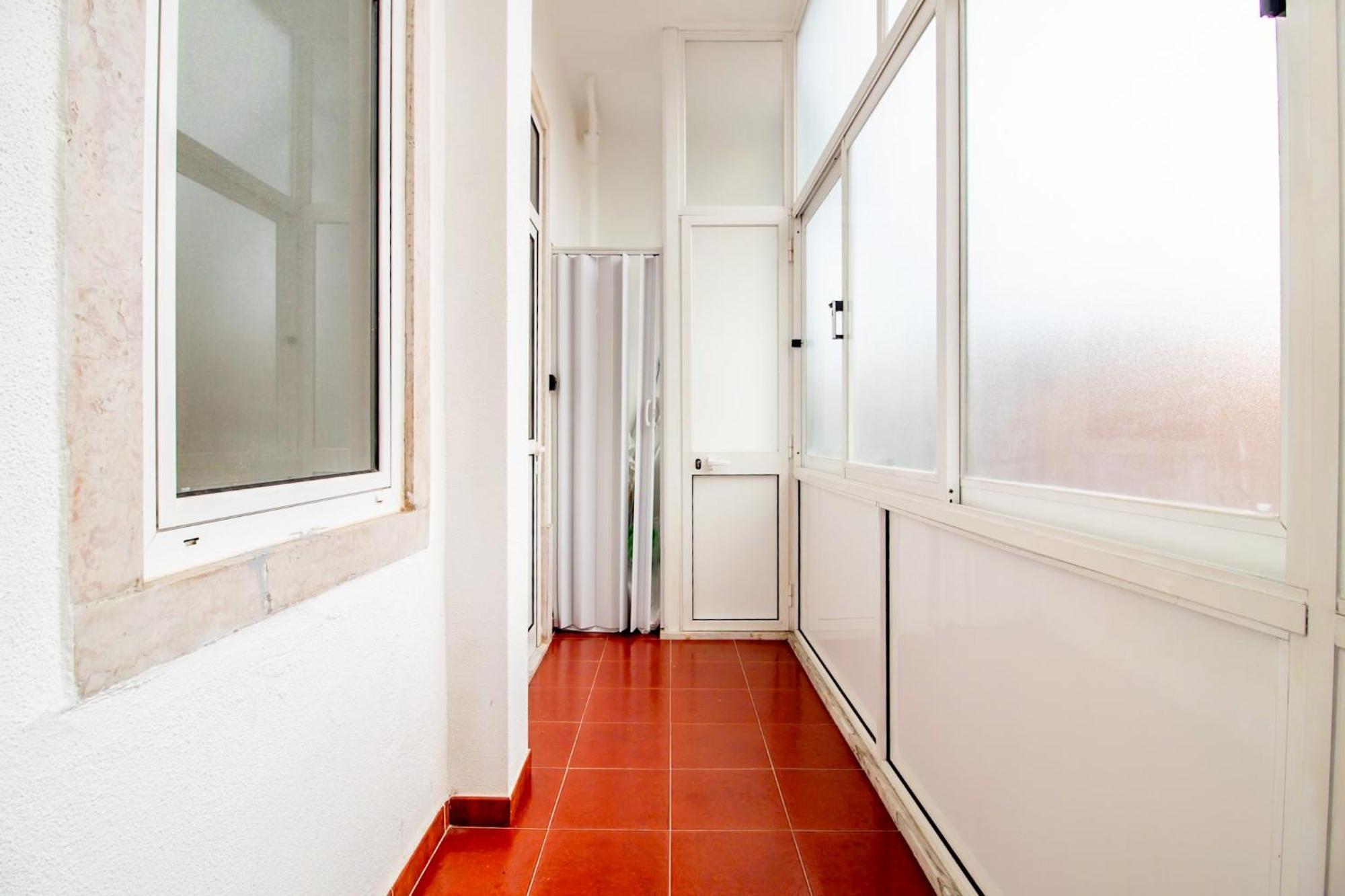 Arroios - Second Floor Hotel Lisbon Bagian luar foto